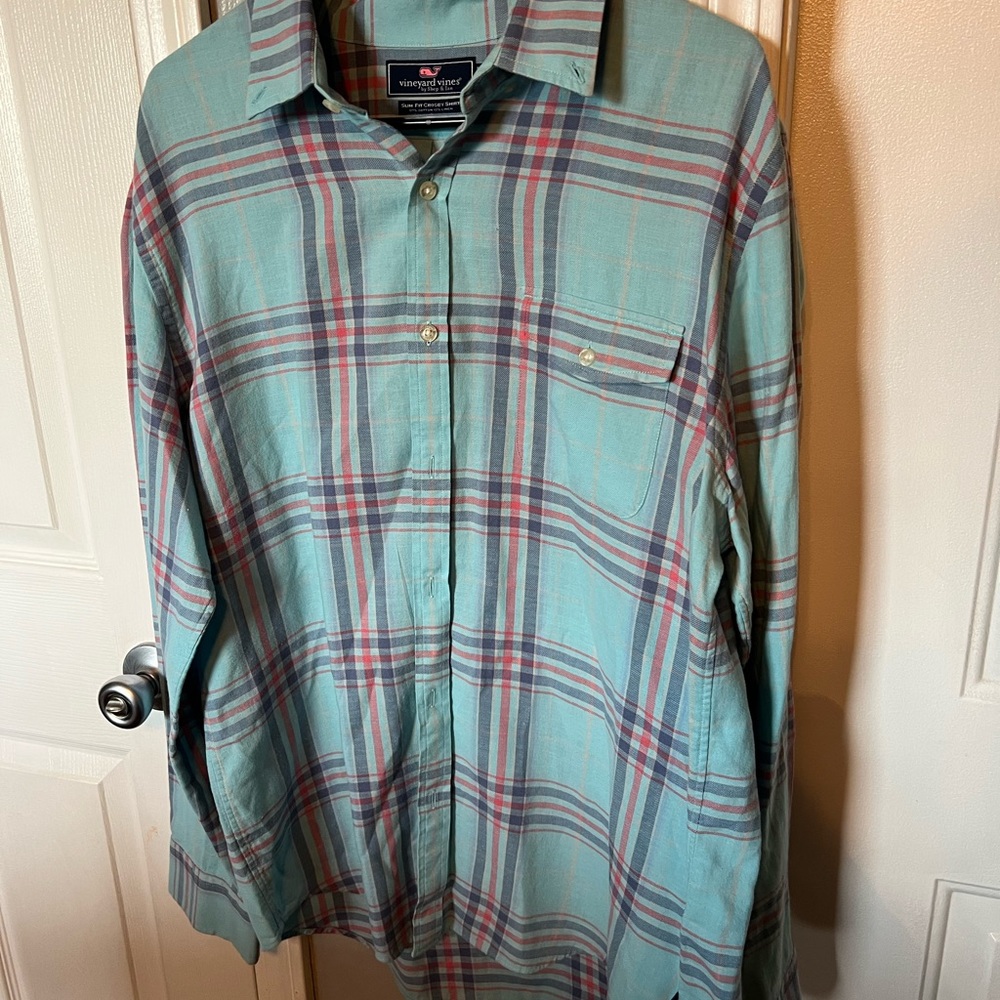 Mens L Vineyard Vines Flannel Shirt. Great condition. Lighter weight. Beautiful
